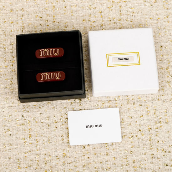 Miu Miu Elegant Enamel Hair Clip