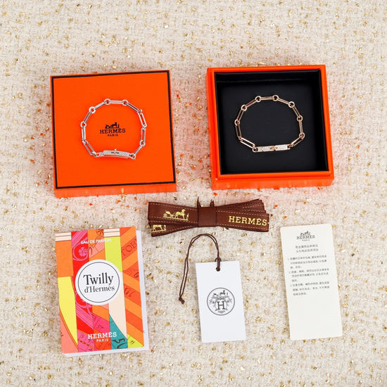 Hermes Elegant Rose Gold Bracelet