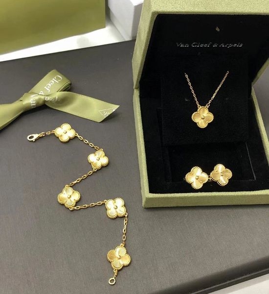 Van Cleef & Arpels VCA Laser Engraved Clover Gold Earrings