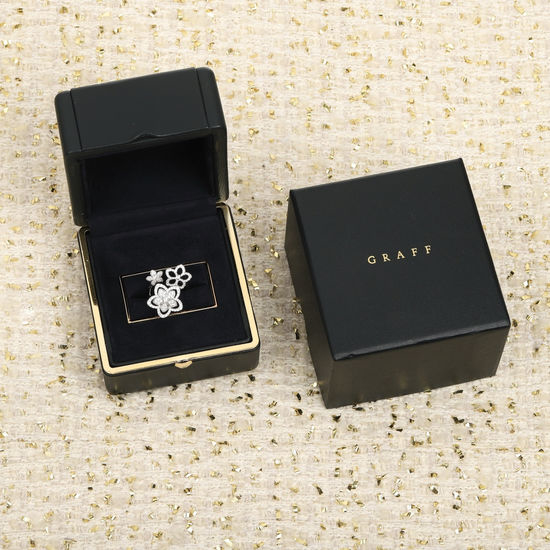 Graff Three Flower Shiny Diamond Decor Ring