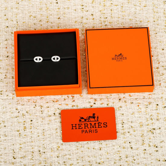 Hermes Classic Stud Earrings Premium Quality Material