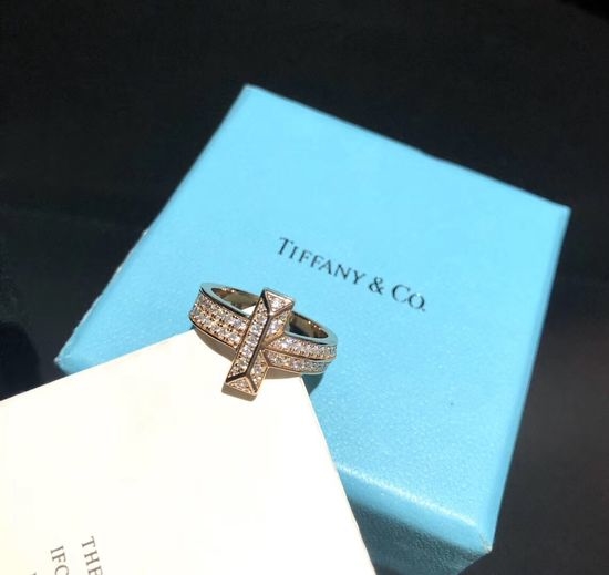 Tiffany & Co. Classic Cut Diamond Fashion Ring