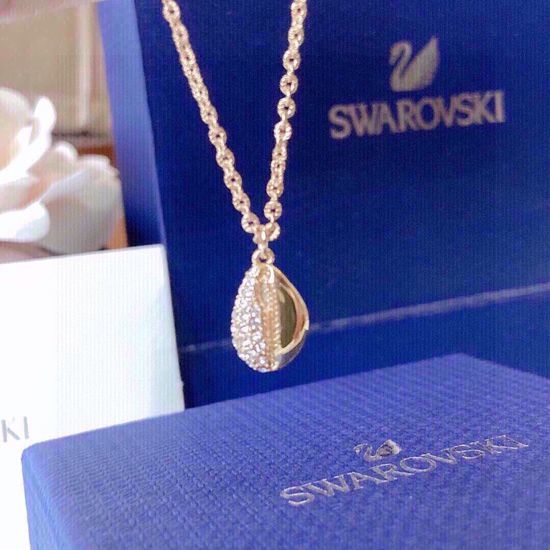 Swarovski Golden Shell Pendant Clavicle Necklace