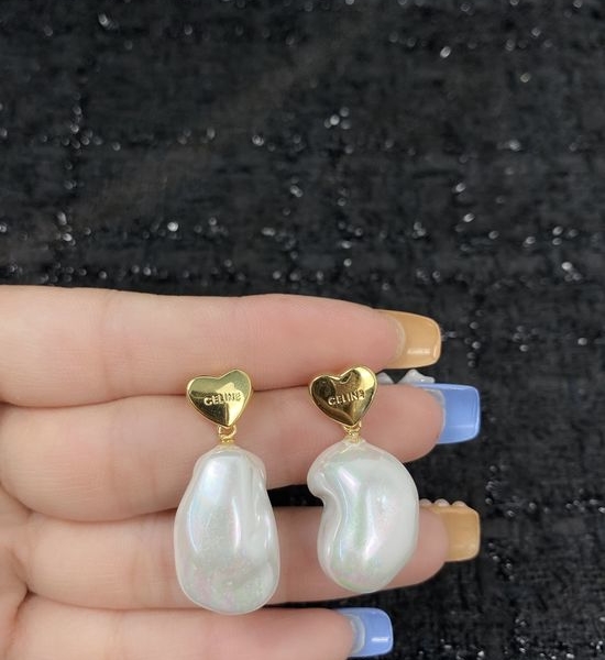 CELINE Delicate Stud Earrings Exquisite Workmanship