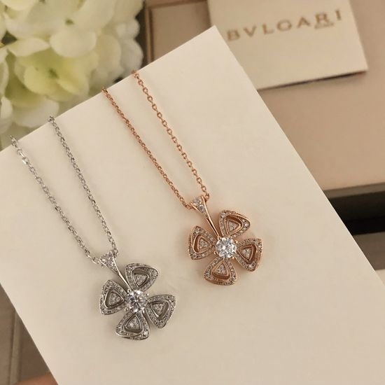 Bvlgari Diamond Flower Hollow Gold Necklace