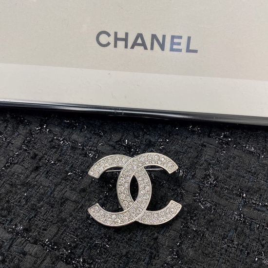 Chanel Exquisitely Made Brooch Elegant Design