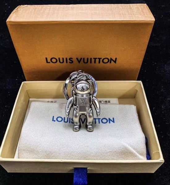 Louis Vuitton LV Astronaut Pendant Carved Keychain