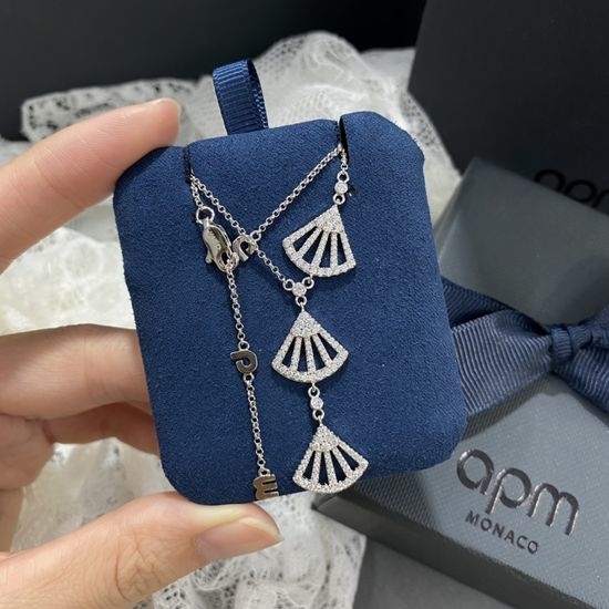 Apm monaco APM Baby Fan Silver Necklace, Elegant Pendant