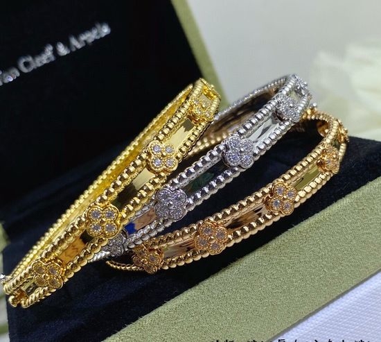 Van Cleef & Arpels VCA Narrow Kaleidoscope Bangle Bracelet