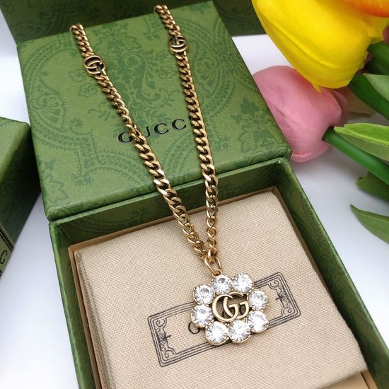 Gucci Crystal Pendant Delicate Necklace