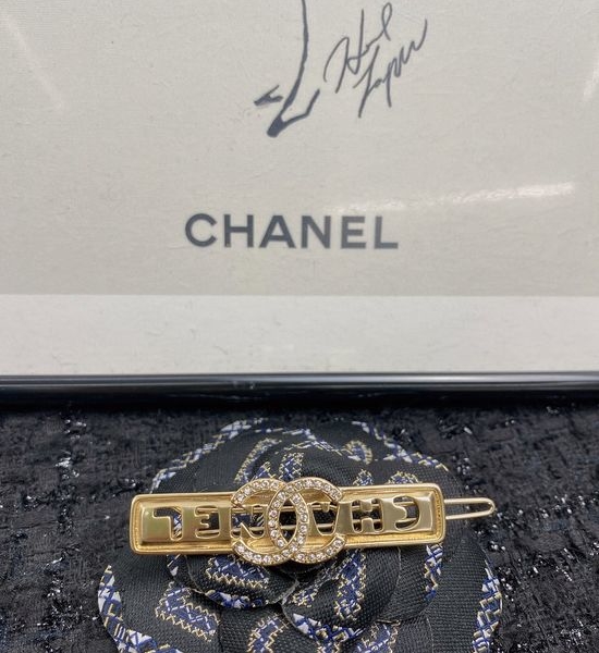Chanel Exquisite Luxury Hair Clip