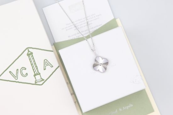 Van Cleef & Arpels VCA Four Leaf Clover Sweater Chain