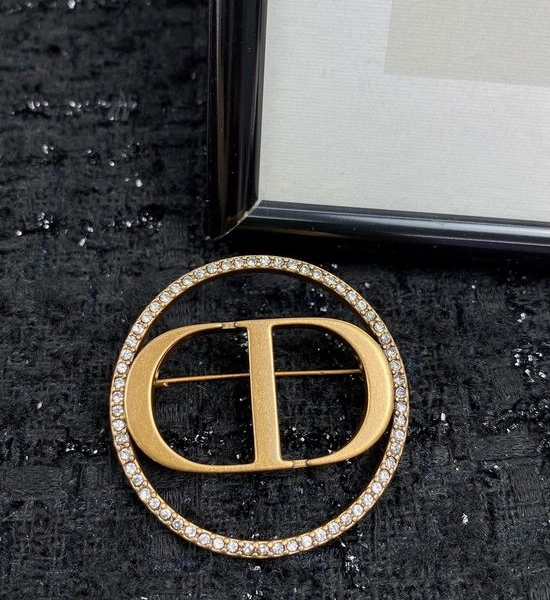 Christian Dior CD Exquisite Brooch Premium Quality Fine Workmanship