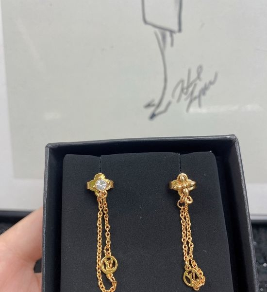 Louis Vuitton LV Delicately Made Stylish Stud Earrings