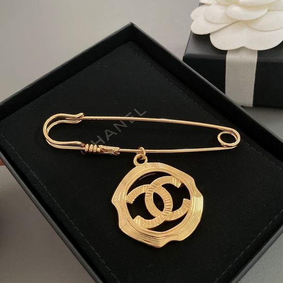 Chanel Vintage Brooch Pin Pendant Jewelry