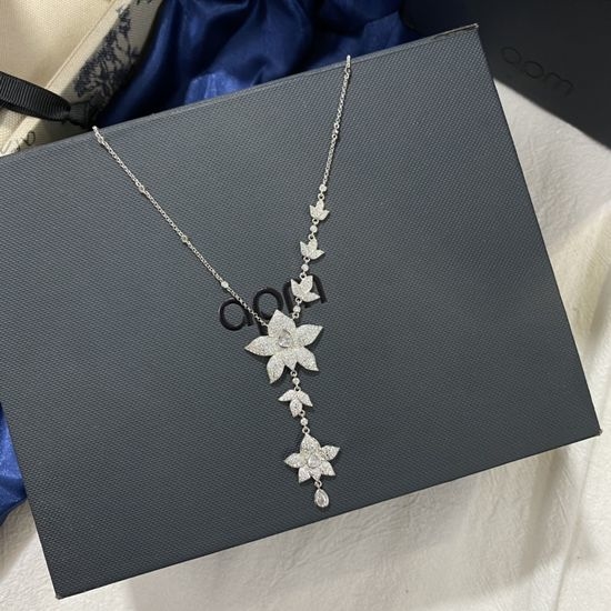 Apm monaco Flower Pendant Long Sweater Necklace