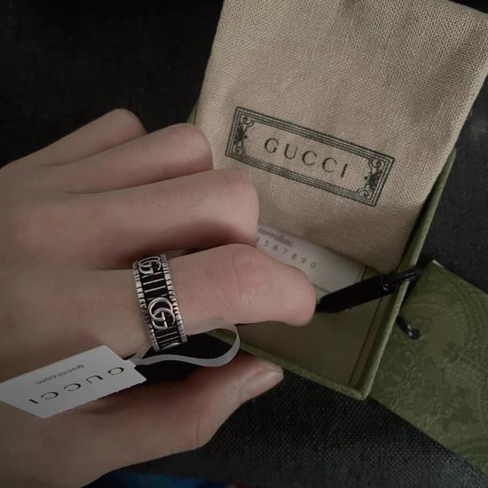Gucci Vintage Stripe Pattern Silver Ring