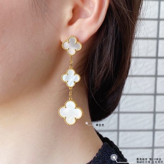 Van Cleef & Arpels VCA Mother of Pearl Clover Ear Clips Classic Exquisite