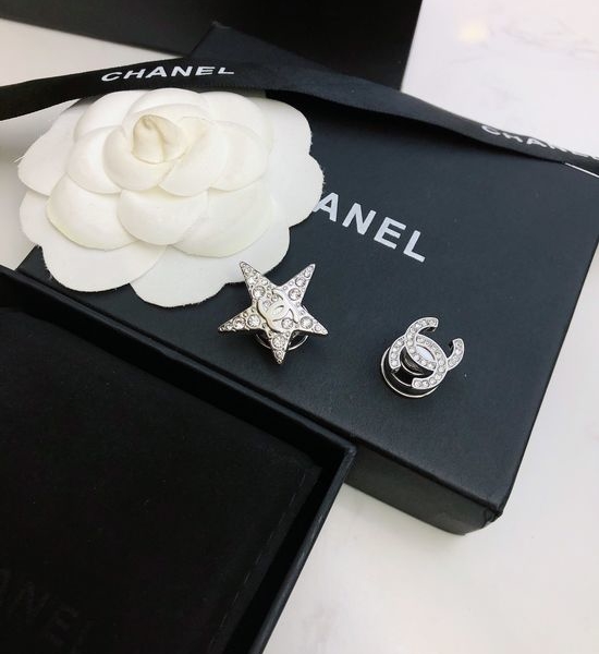 Chanel Rhinestone Asymmetric Star Hair Clips Set