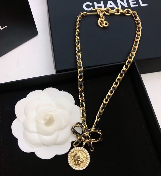 Chanel Vintage Leather Chain Choker Bracelet