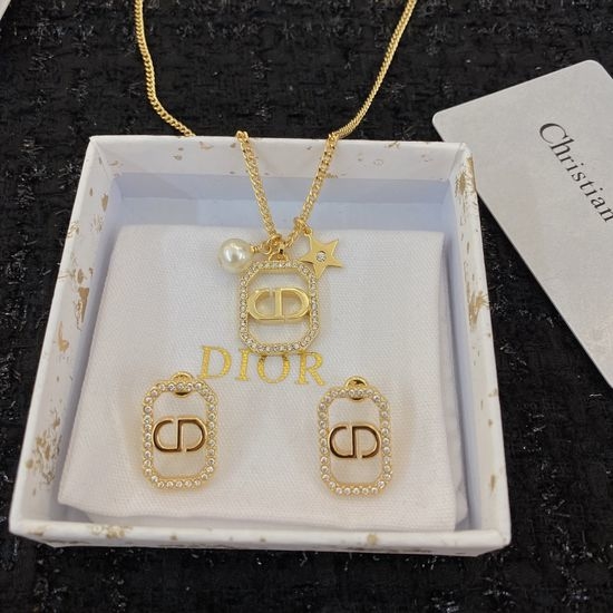 Christian Dior CD Refined Craft Daily Wear Necklace