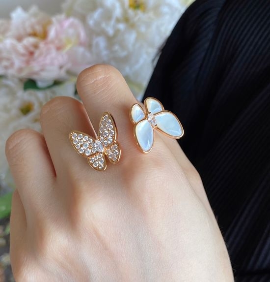 Van Cleef & Arpels VCA White Mother of Pearl Butterfly Gold Ring