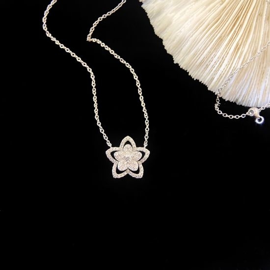 Graff Floral Pendant Necklace Jewelry