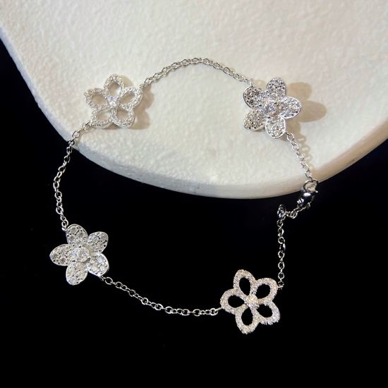 Graff Full Diamond Flower Bracelet Elegant Jewelry