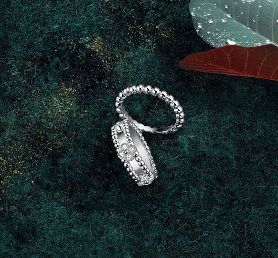 Van Cleef & Arpels VCA Hollow Design Premium Ring Fine Jewelry