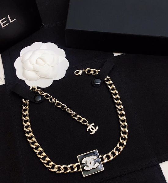 Chanel Classic Elegant Decorative Choker Necklace