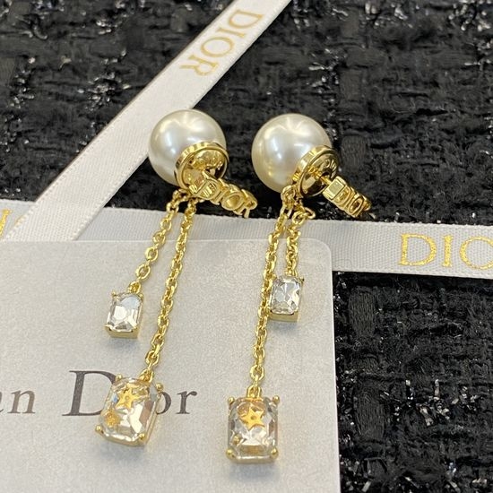 Christian Dior CD Elegant Versatile Exquisite Craft Earrings