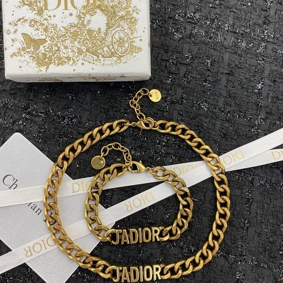 Christian Dior CD Delicate Premium Craft Bracelet Fine Workmanship
