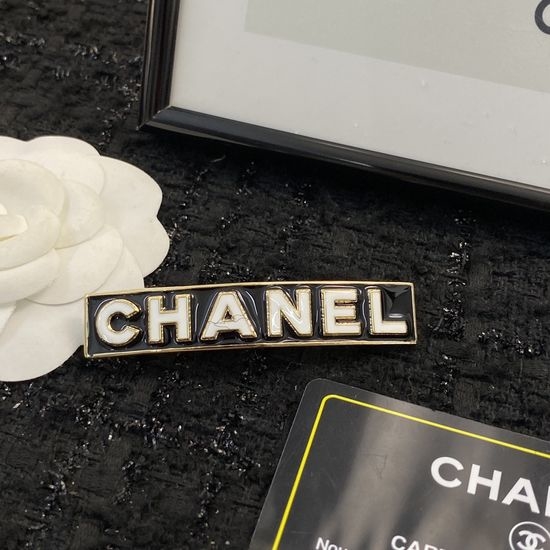 Chanel Enamel Letter Hair Clip Classic All-match