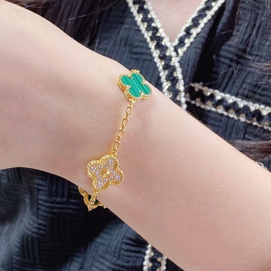 Van Cleef & Arpels VCA Malachite Diamond Clover Chain Bracelet