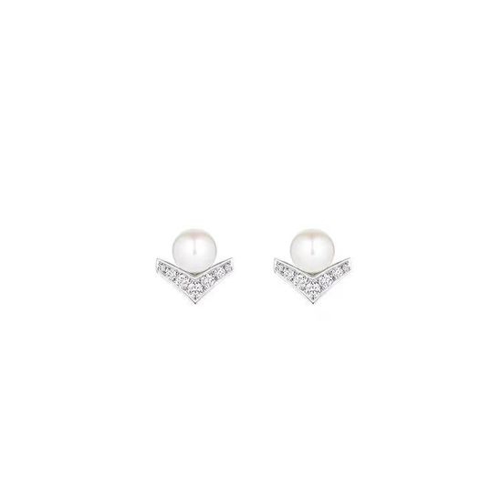 Chaumet V Shape Pearl Earrings Fine Jewelry