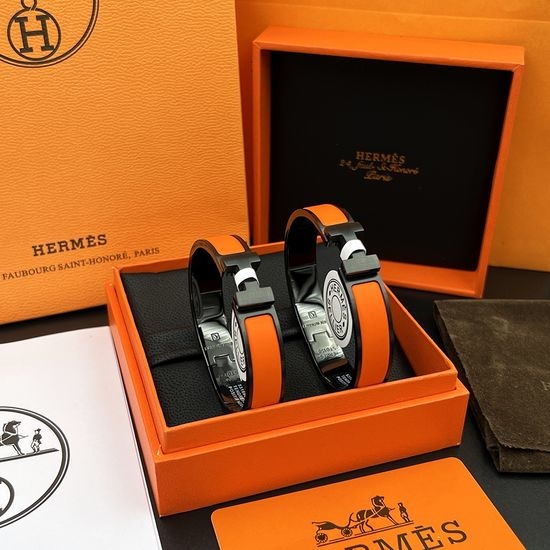 Hermes Matte Enamel Classic Bangle