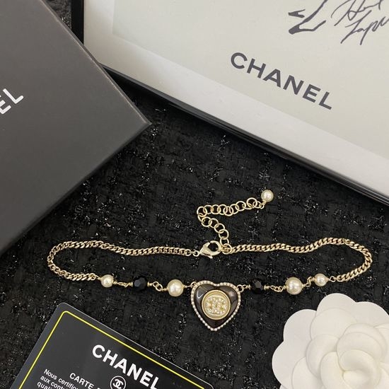 Chanel Black Heart Necklace Exquisite Craftsmanship