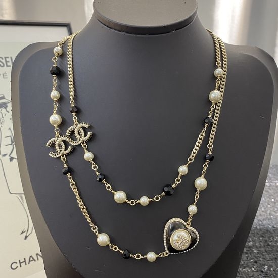 Chanel Black Heart Pearl Necklace Elegant Design