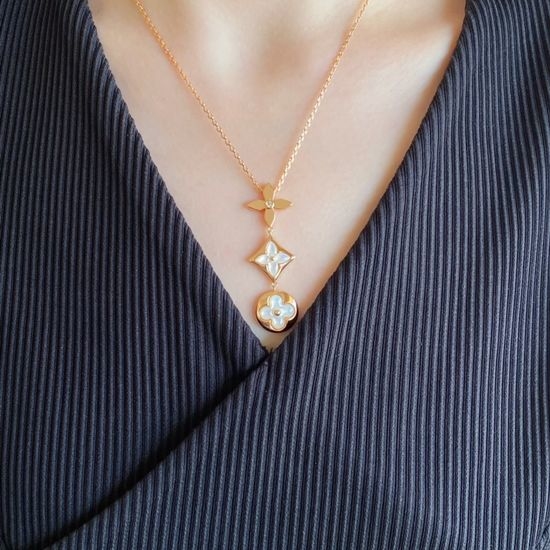Louis Vuitton LV Three Flower Pattern Necklace
