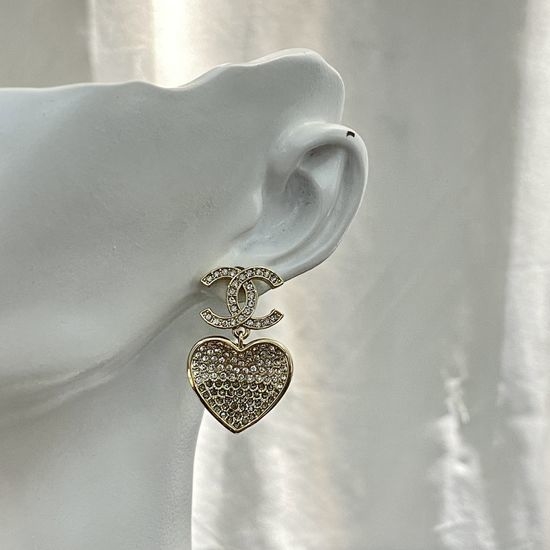 Chanel Elegant Chanel Gradient Diamond Earrings