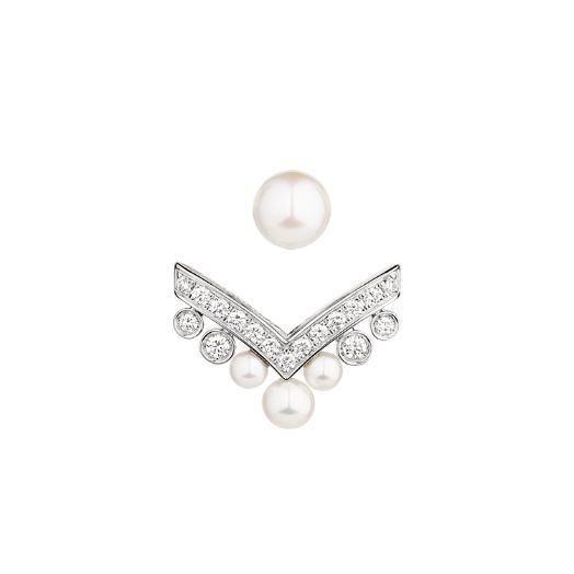 Chaumet V Shape Pearl Earrings Fine Jewelry