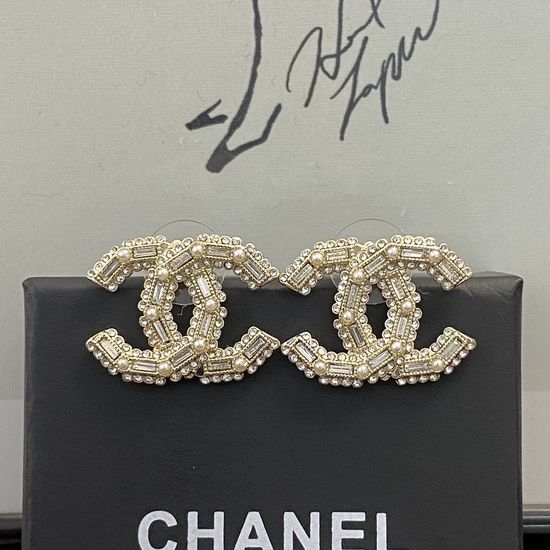 Chanel Full Diamond Rhinestone Earrings Exquisite Craftsmanship