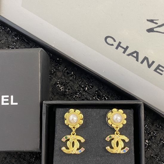 Chanel Vintage Flower Pearl Earrings Delicate Jewelry