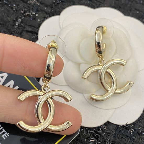 Chanel Smooth Classic Minimalist Earrings