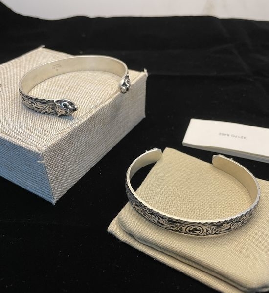Gucci Vintage Matte Bone Design Bangle