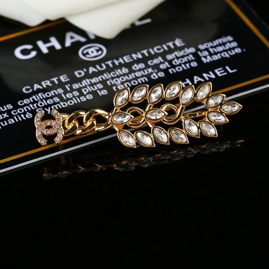 Chanel Rhinestone Wheat Shape Lapel Brooch