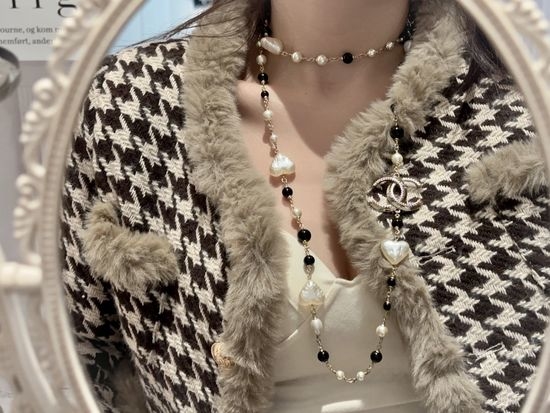 Chanel Heart Pearl Double Layer Sweater Chain