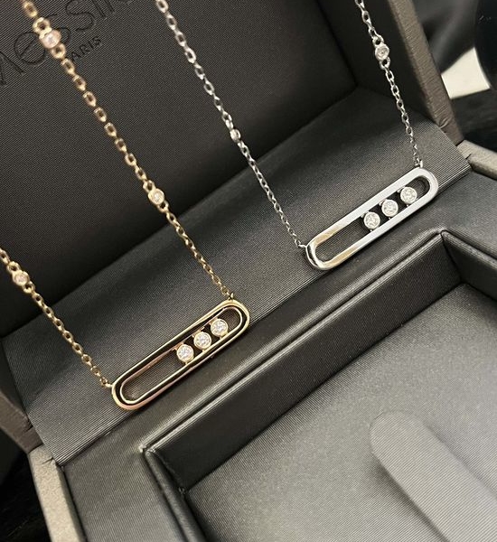 Messika Smooth Three Moving Diamonds Necklace