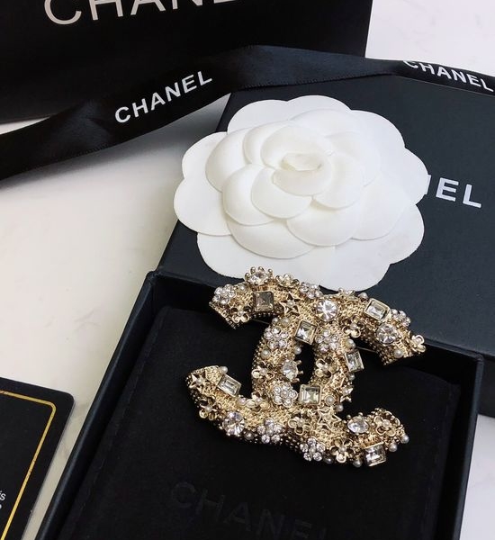 Chanel Elegant Delicate Brooch for Daily Wear
