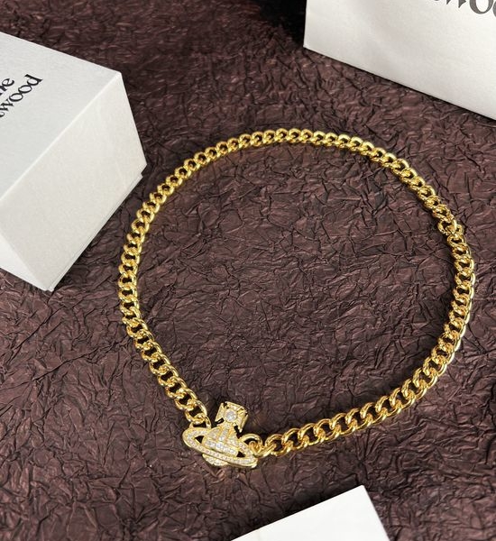 Vivienne Westhood Cuban Chain Magnetic Clasp Choker